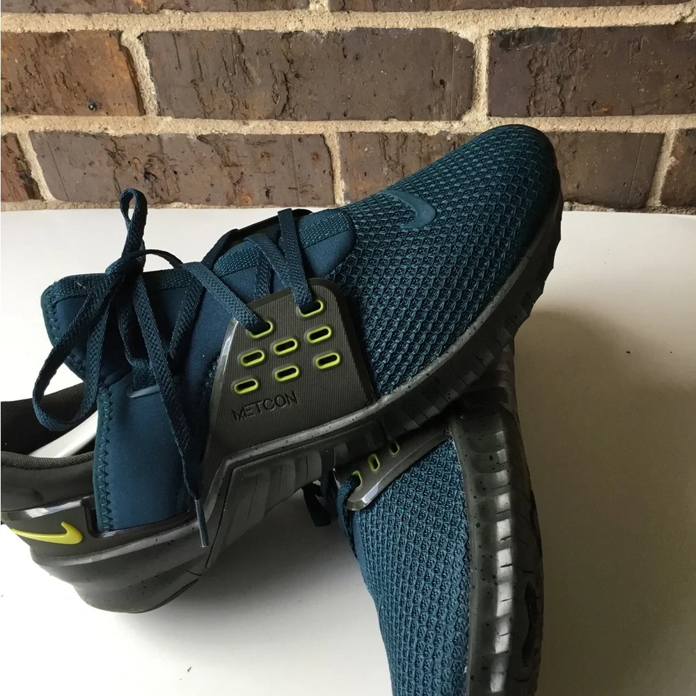 Nike breathable teal